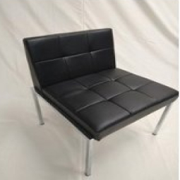 Cofransel - Rénovation de sièges - Photo d'un fauteuil en cuir noir Airborne