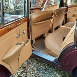 Cofransel - Rénovation de sièges - Réalisation d'une sellerie automobile Jaguar en cuir biscuit